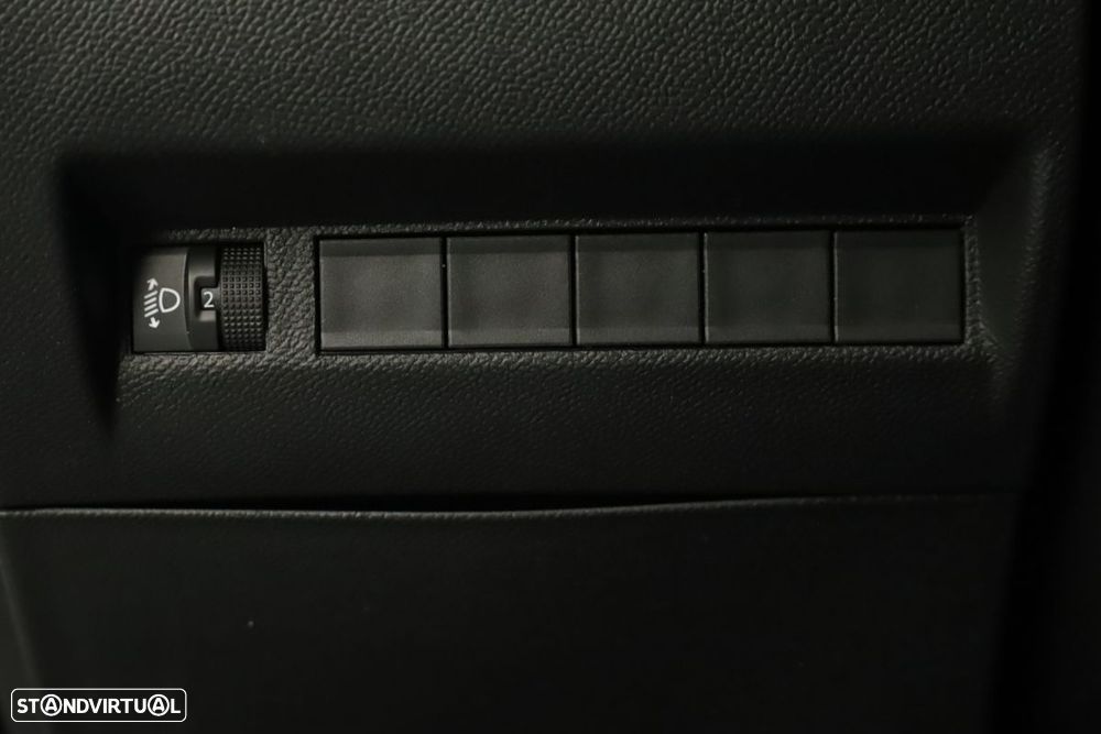Peugeot 2008 1.2 PureTech Allure - 19