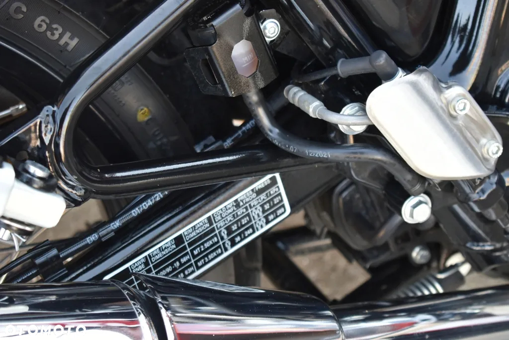 Royal Enfield Interceptor - 35
