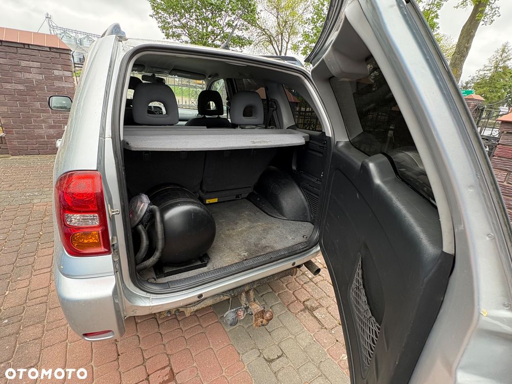 Toyota RAV4 - 6