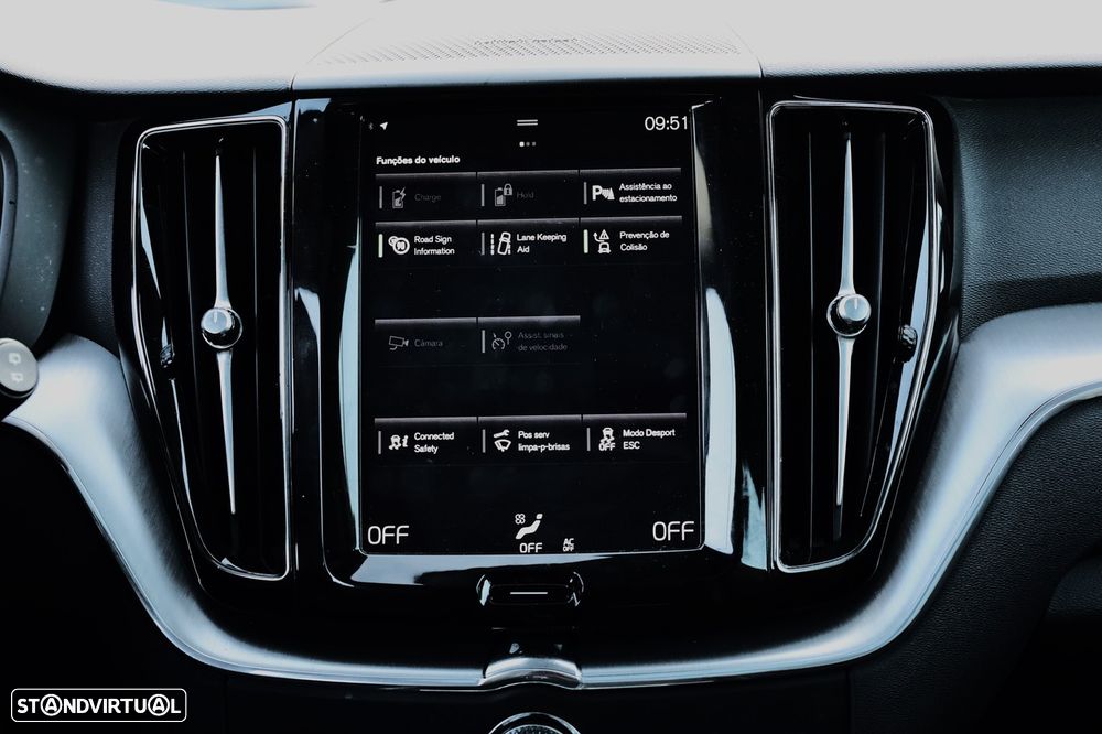 Volvo XC 60 2.0 T8 PHEV Momentum Plus AWD - 29