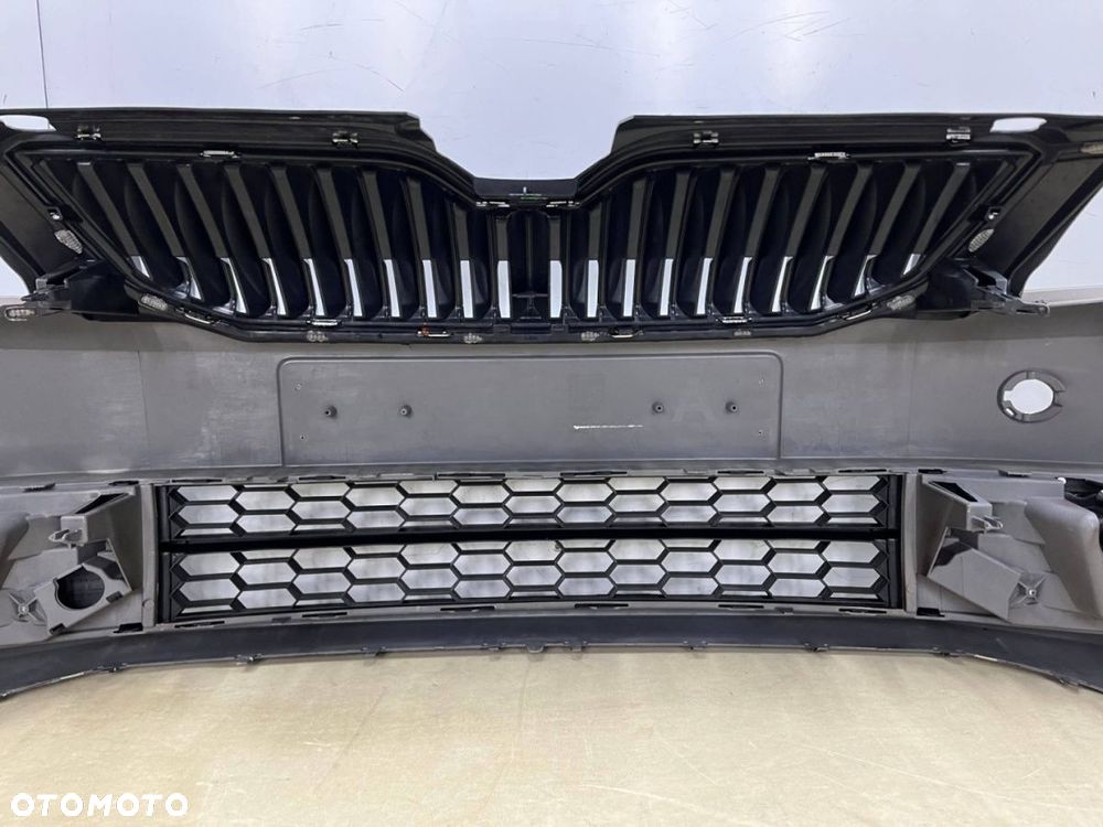 Zderzak przedni Skoda Octavia 3 III 12-16r. Przedlift przód 5E0807221 - 8