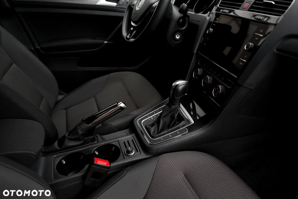 Volkswagen Golf - 20