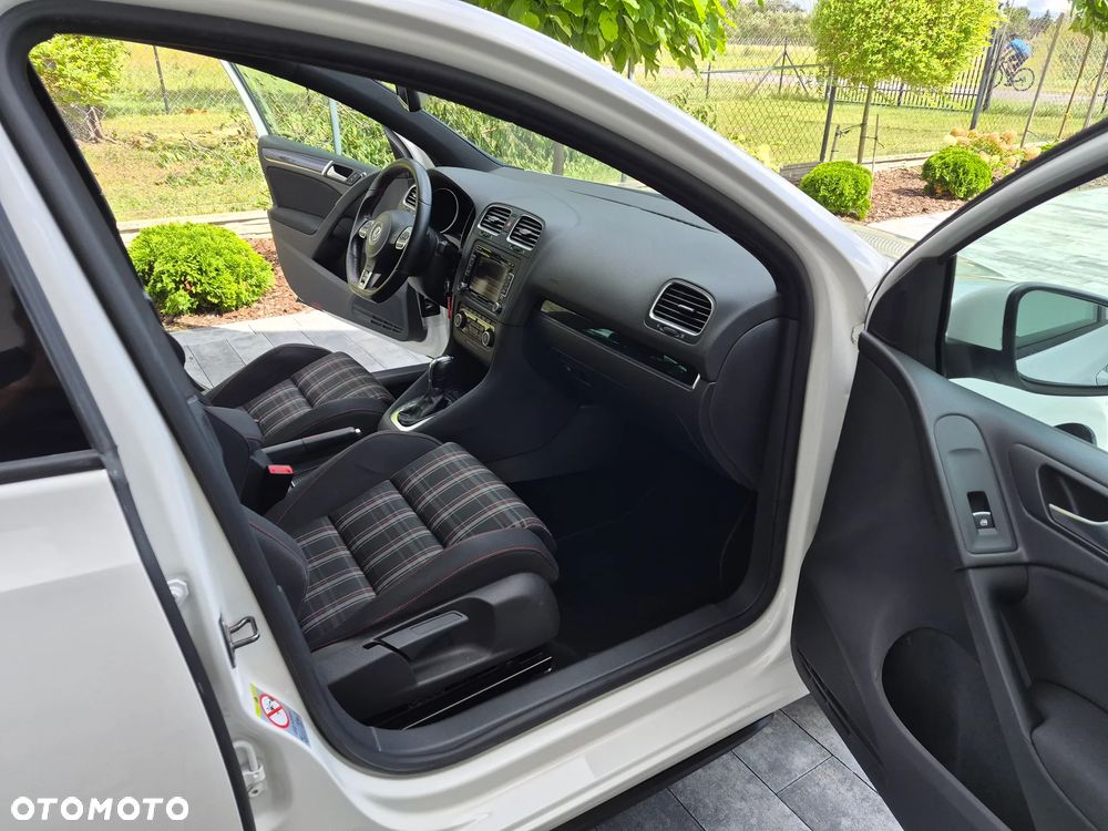 Volkswagen Golf 2.0 GTI DSG - 16