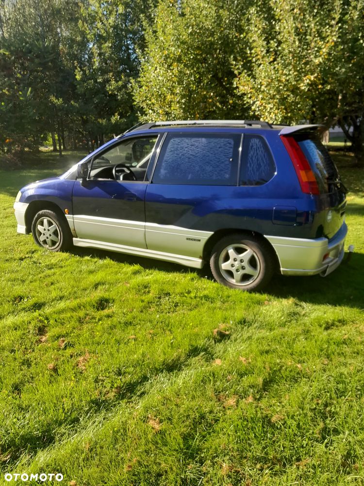 Mitsubishi Space Runner - 5