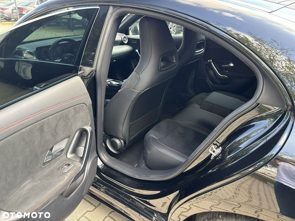Mercedes-Benz CLA 200 7G-DCT - 20