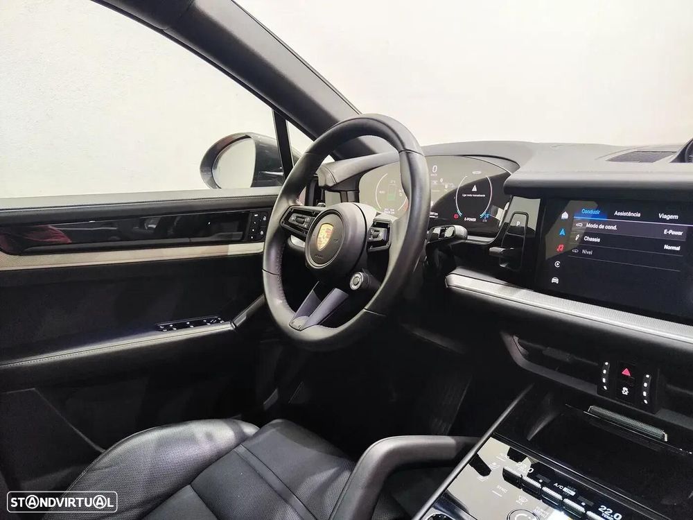 Porsche Cayenne Coupé E-Hybrid - 42