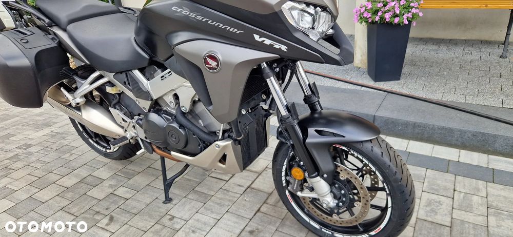 Honda VFR - 3