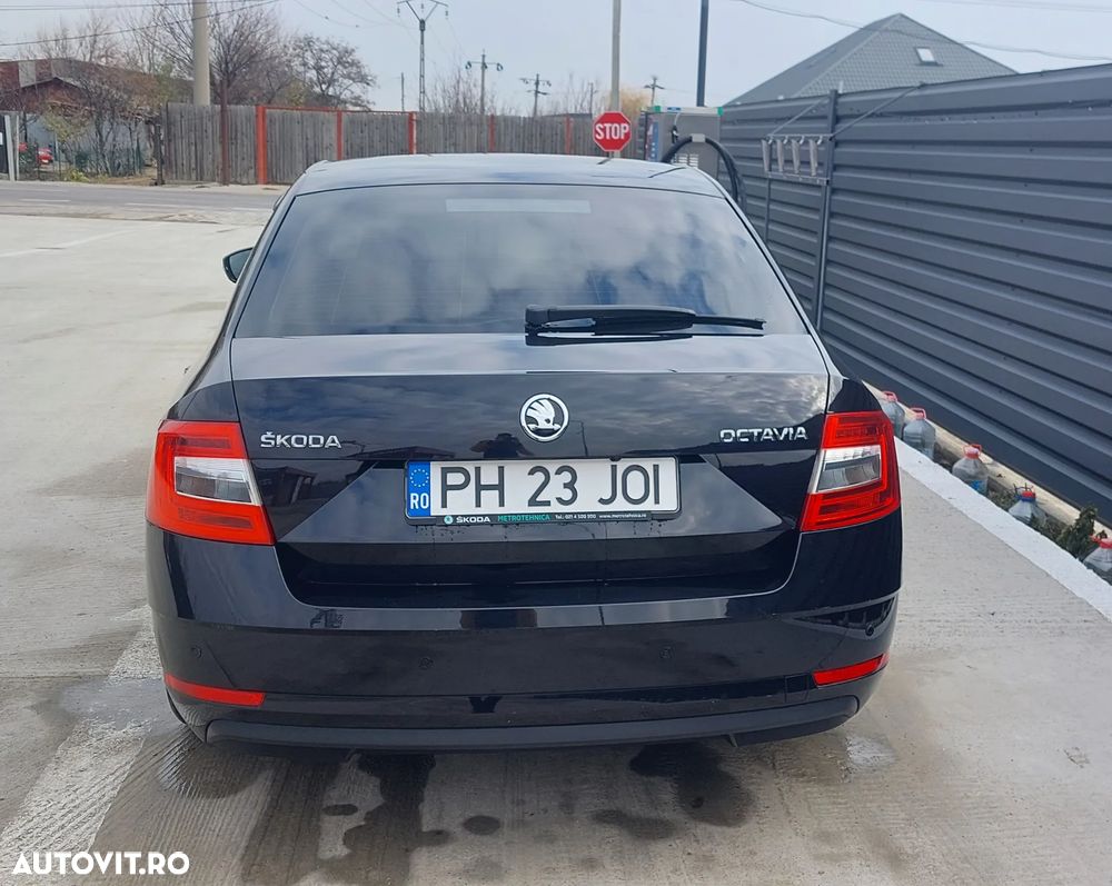 Skoda Octavia 1.6 TDI DSG Style - 6