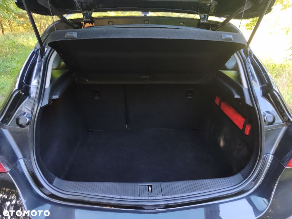 Opel Astra 1.4 Turbo 150 Jahre - 8
