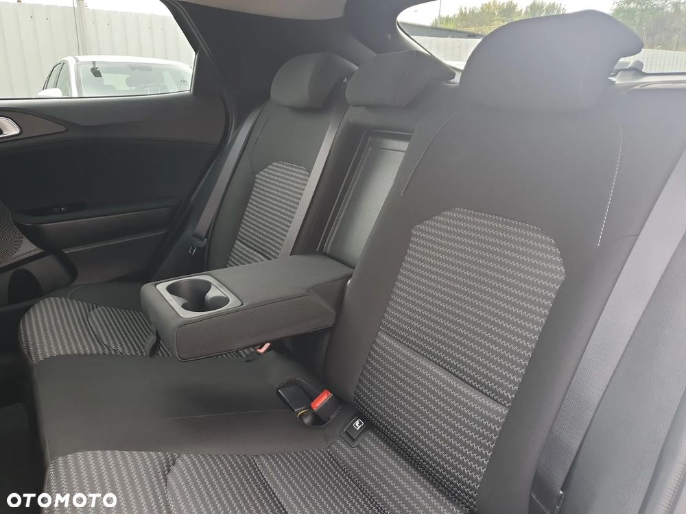 Kia XCeed 1.5 T-GDI M - 17