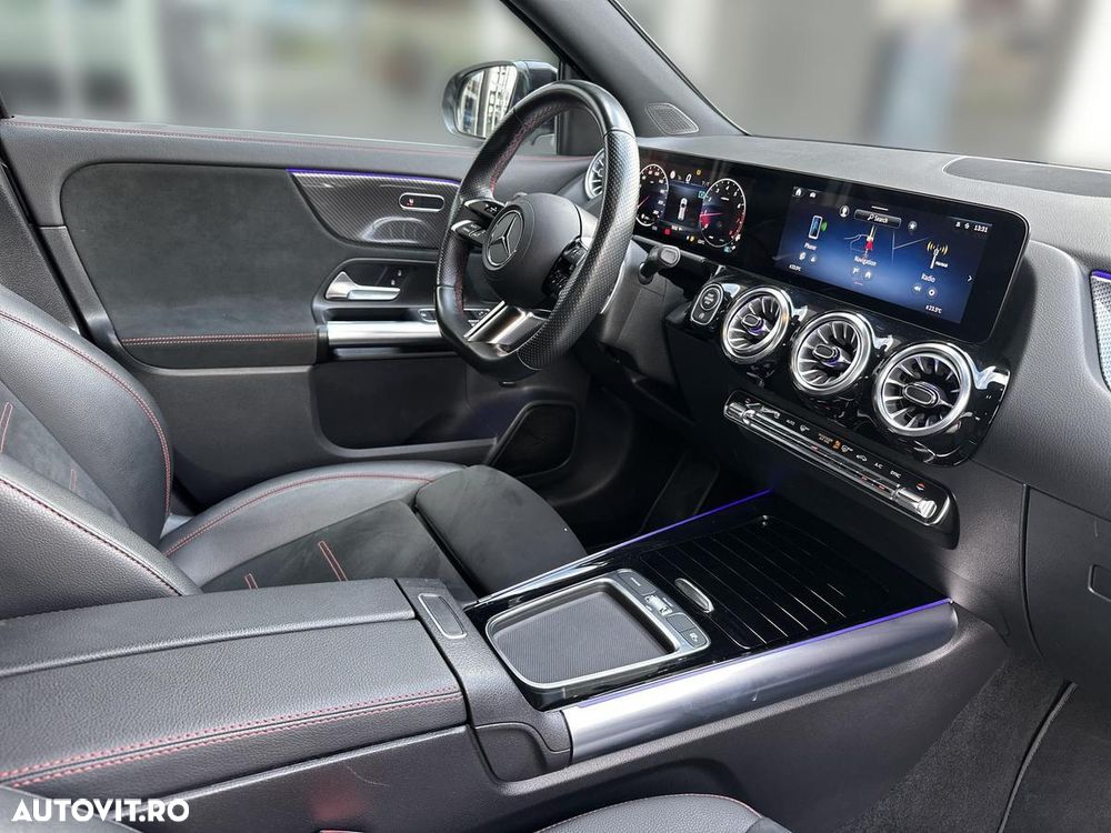 Mercedes-Benz GLA - 12