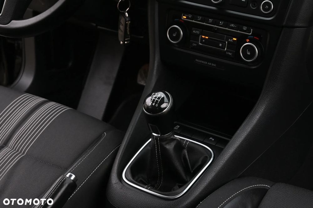 Volkswagen Golf 2.0 TDI DPF MATCH - 30
