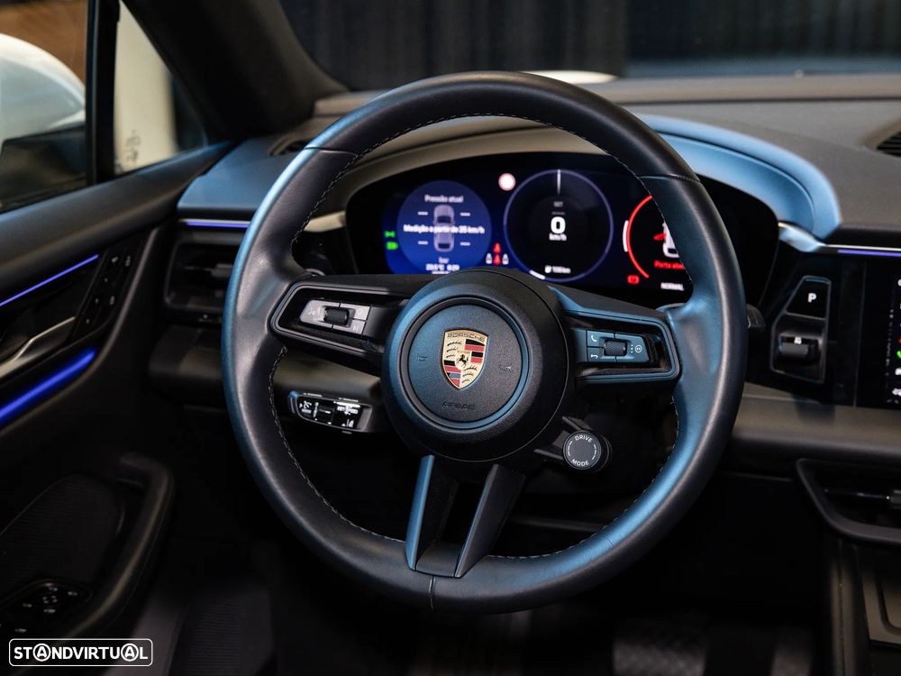 Porsche Macan Electric 4 - 32