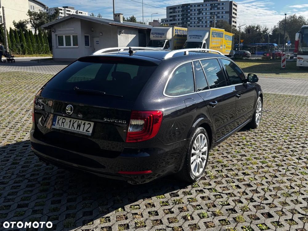 Skoda Superb Combi 2.0 TDI DSG Active - 3