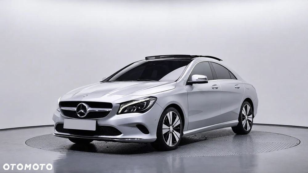 Mercedes-Benz CLA 250 7G-DCT AMG Line - 2