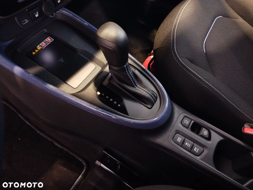 Toyota Aygo X Hybrid 1.5 Style e-CVT - 11