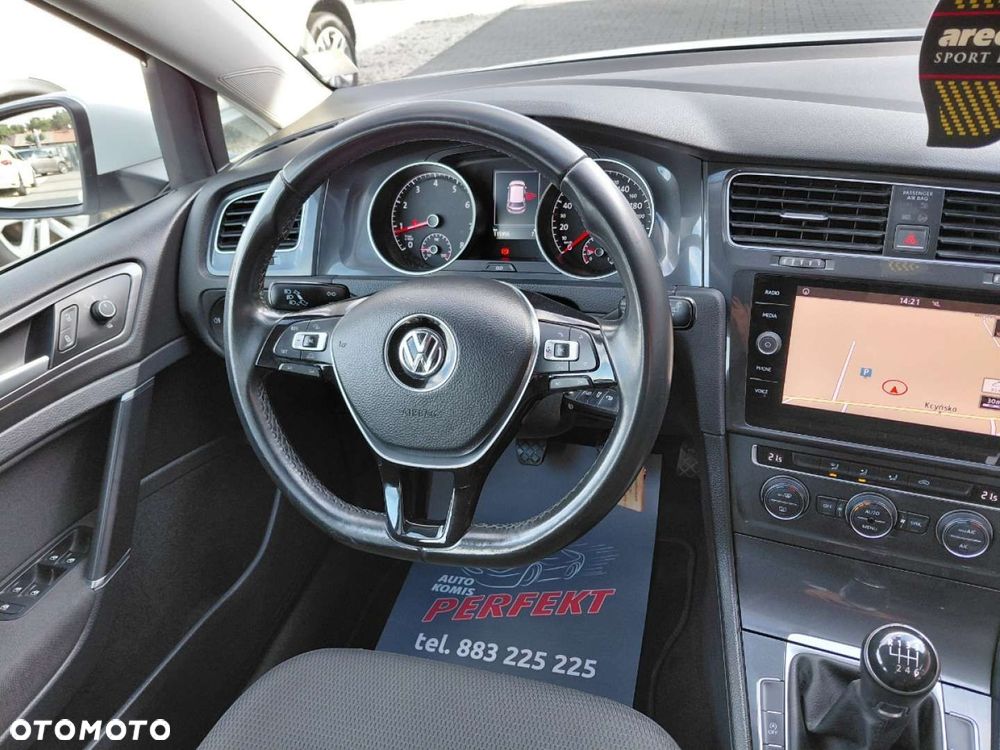 Volkswagen Golf - 18