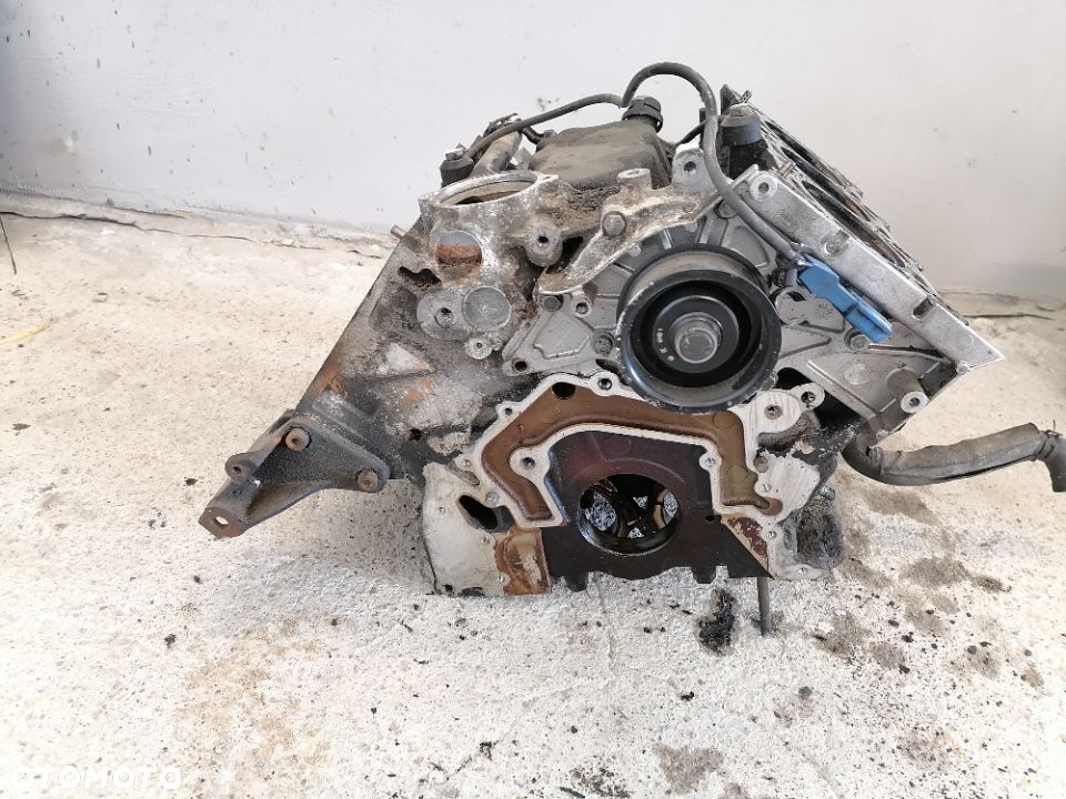 Blok Silnika Aluminiowy + 4 Tłoki Na Stolik 3.0 V6 ASN Audi - 4