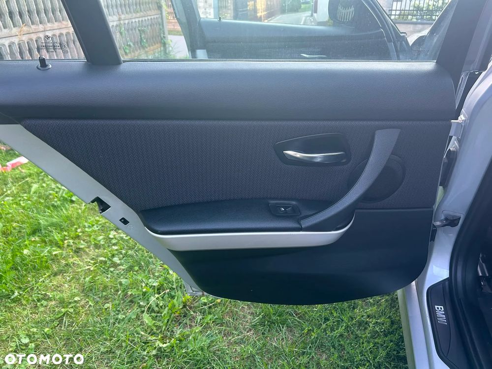 BMW Seria 3 318d - 20