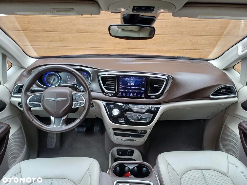 Chrysler Pacifica - 16
