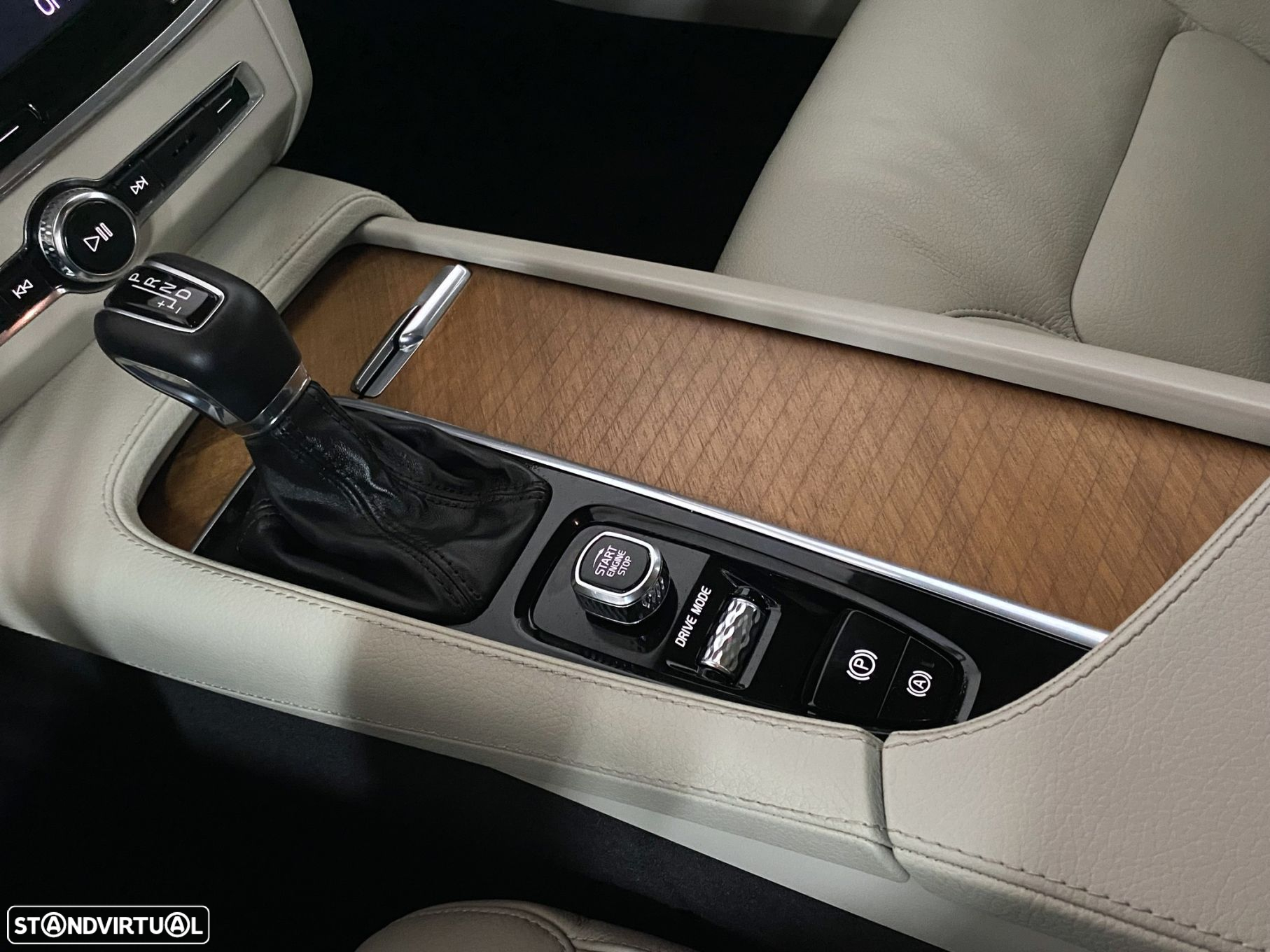 Volvo V90 2.0 D4 Inscription Geartronic - 33