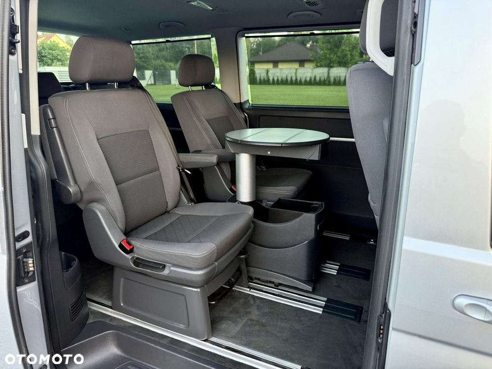 Volkswagen Multivan - 21