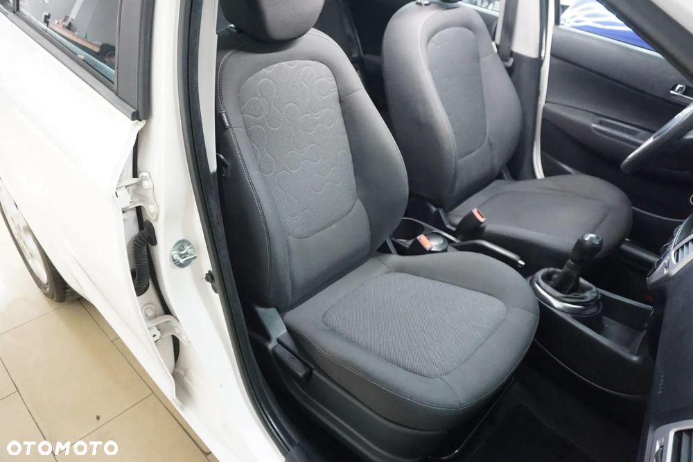 Hyundai i20 1.4 CRDi Comfort - 27