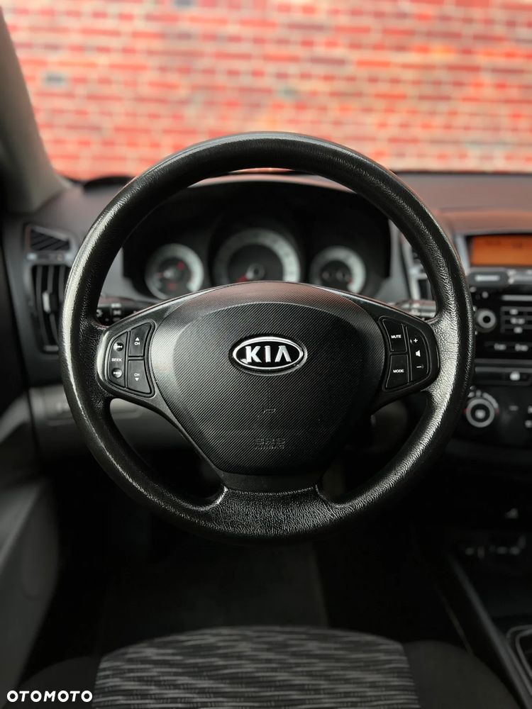 Kia Ceed - 30