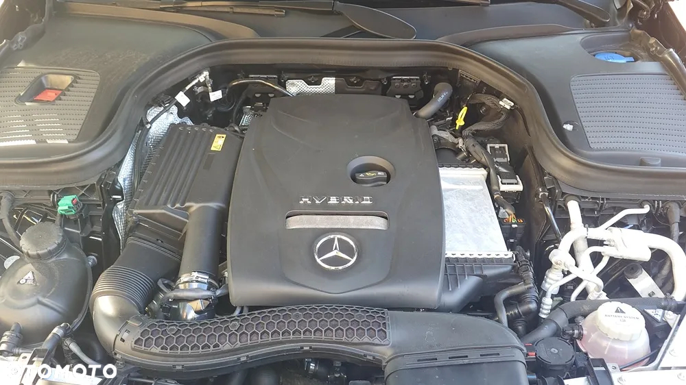 Mercedes-Benz GLC 300 e 4-Matic - 32