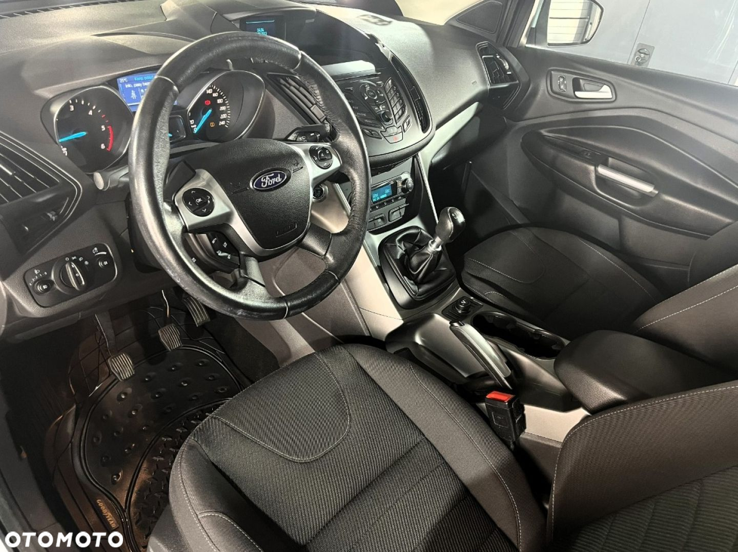 Ford Kuga - 7