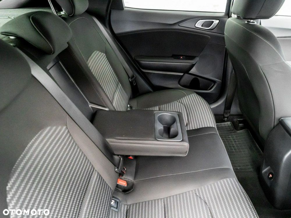 Kia XCeed 1.5 T-GDI M - 22