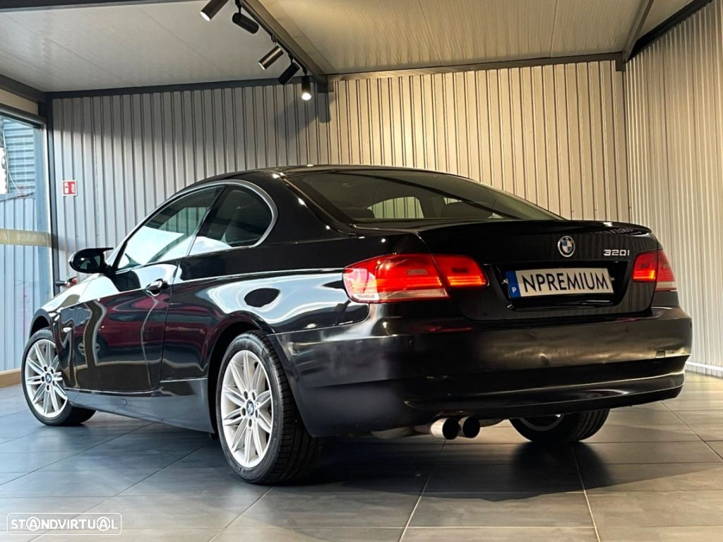 BMW 320 i Coupe - 9