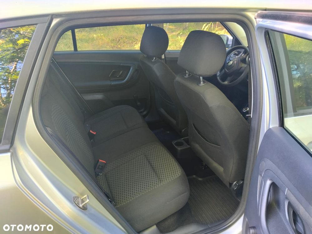 Skoda Fabia - 11