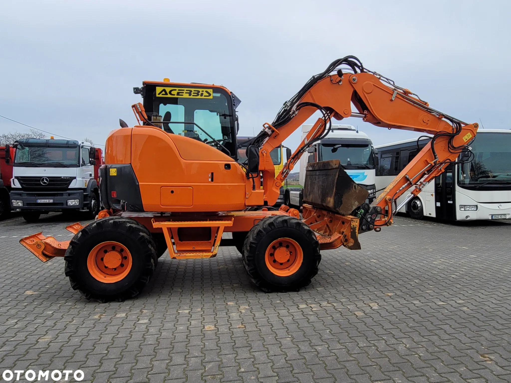 Komatsu PW98 MR8 / SPROWADZONA Z FRANCJI / 6 880 MTH / 2014 ROK / - 7