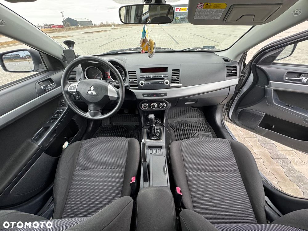 Mitsubishi Lancer 1.6 - 13