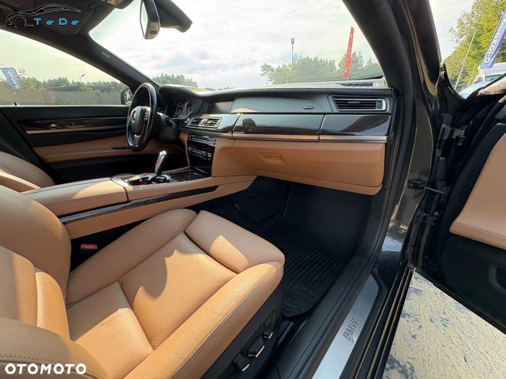 BMW Seria 7 750i L xDrive - 36