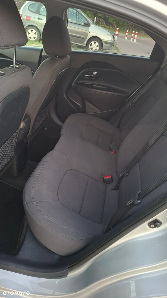 Kia Rio 1.2 XL - 11