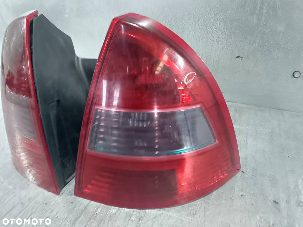LAMPY TYŁ KOMPLET CITROEN C5 FL 89034070  89032697 - 3