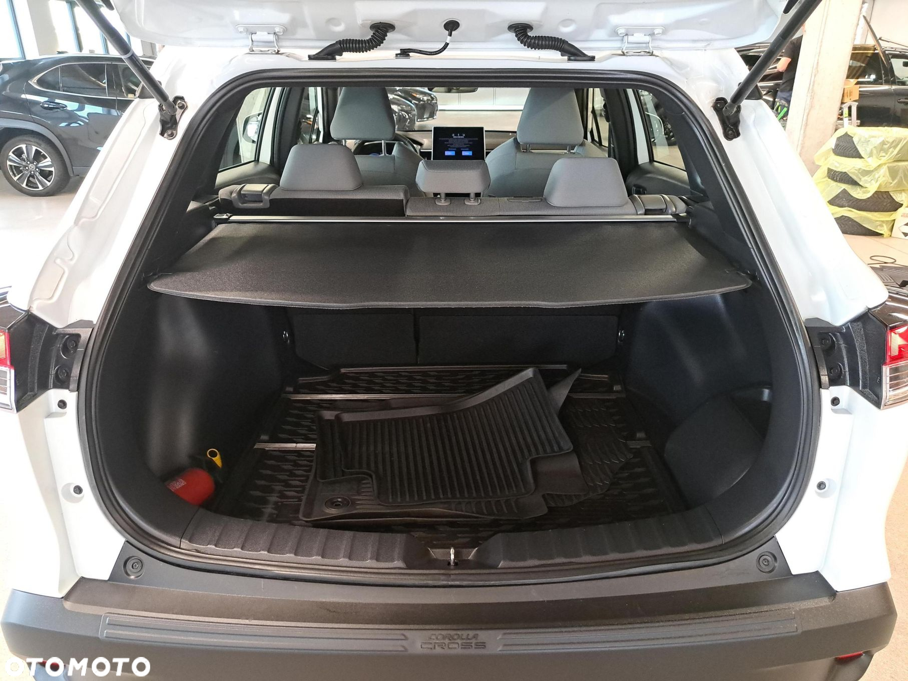 Toyota Corolla Cross 2.0 Hybrid Comfort - 13
