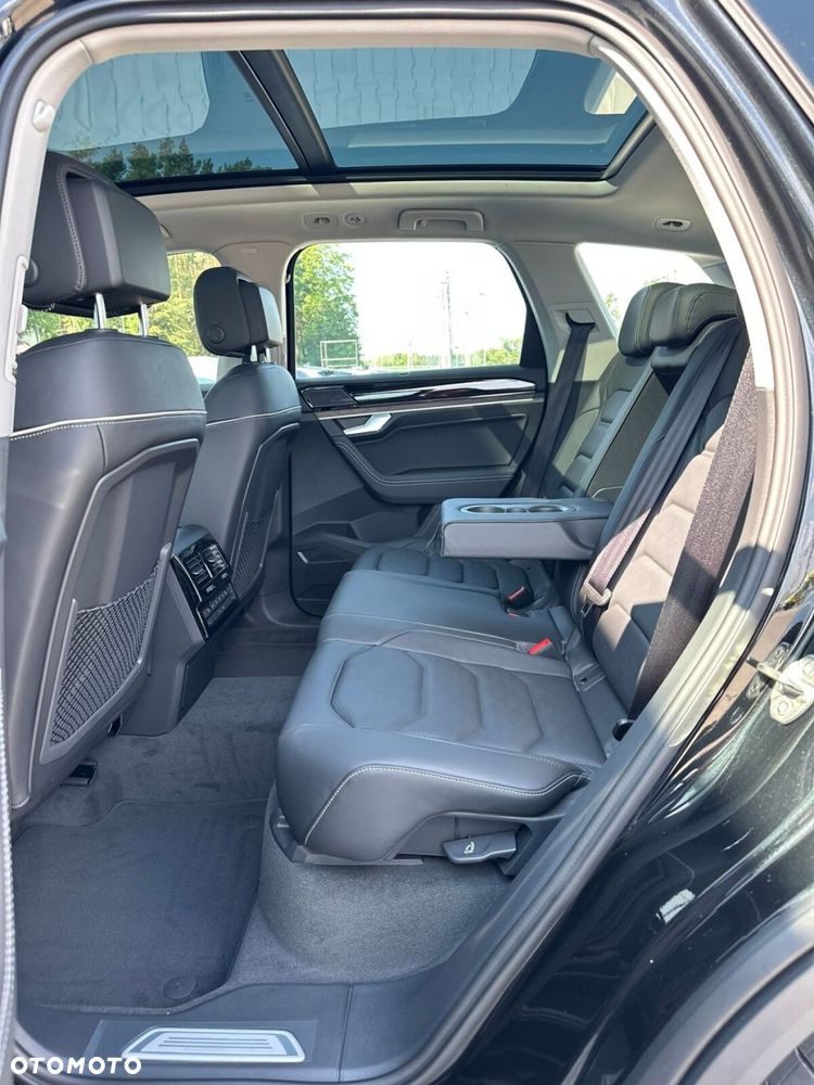 Volkswagen Touareg - 16