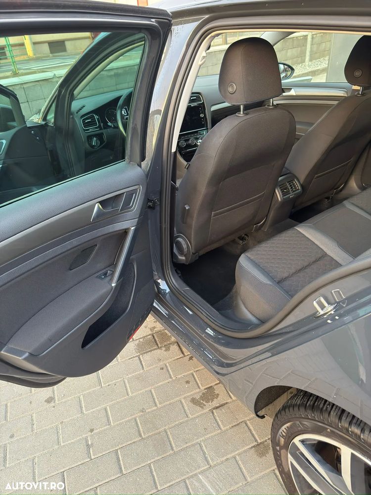 Volkswagen Golf - 9