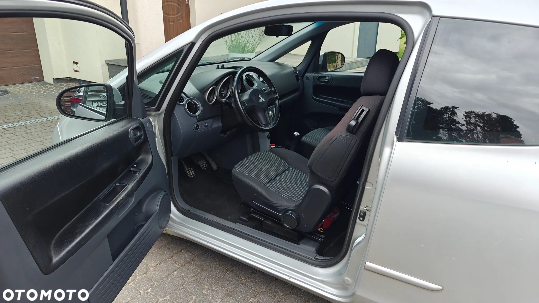 Mitsubishi Colt - 6