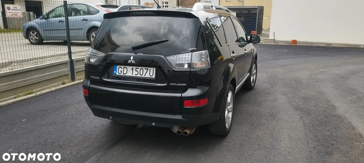 Mitsubishi Outlander 2.0 DID Intense - 2