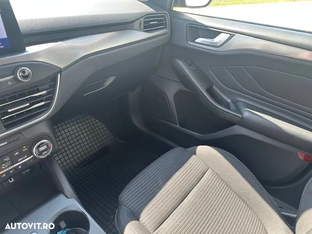 Ford Focus 1.0 EcoBoost Titanium - 17