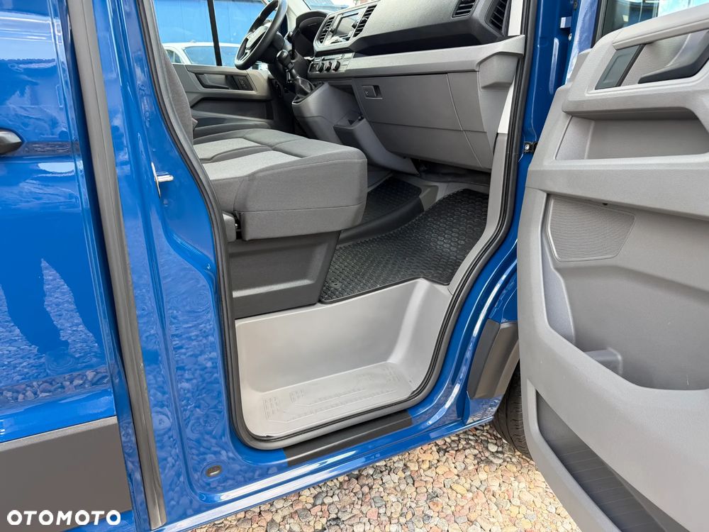 Volkswagen CRAFTER L2H1 Salon Polska Jak Nowy Pełny serwis ASO VW Trwał silnik 2.0TDI 140KM bez BiTurbo! Kamera cofania Parktroniki Przód oraz Tył, Fabryczna zabudowa przestrzeni ładunkowej, Homologacja VAT-1 Alarm, Tempomat z ogranicznikiem pręd.. MirrorLink, Android Auto, Apple Carplay, Ekran 6,5' - 10