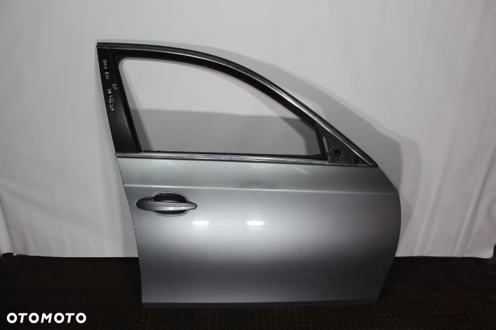 DRZWI PRAWY PRZÓD BMW 5 525D E61 - 1