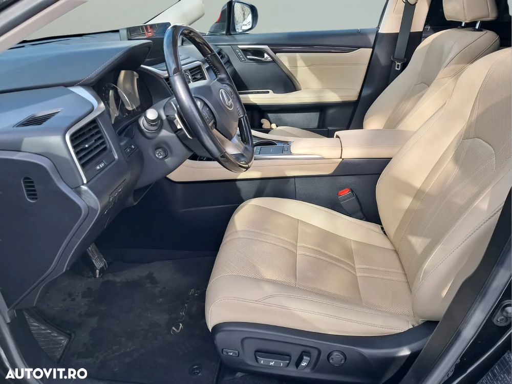 Lexus Seria RX - 8