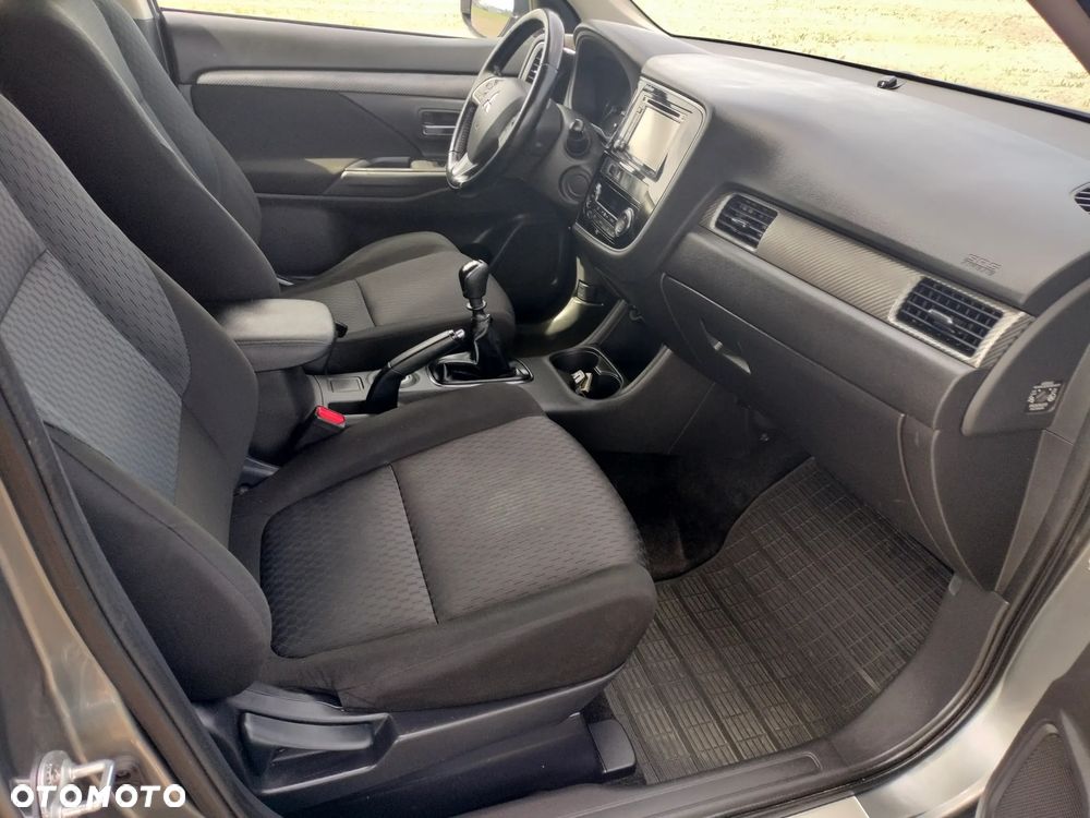 Mitsubishi Outlander 2.2 DI-D 4WD Instyle - 15