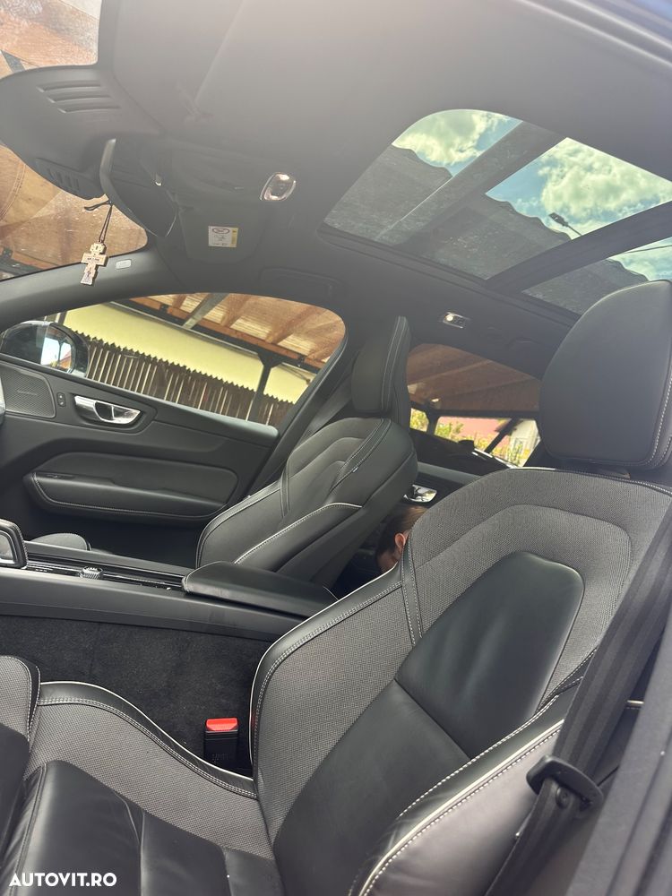 Volvo XC 60 B4 D AWD Ultimate Dark - 6