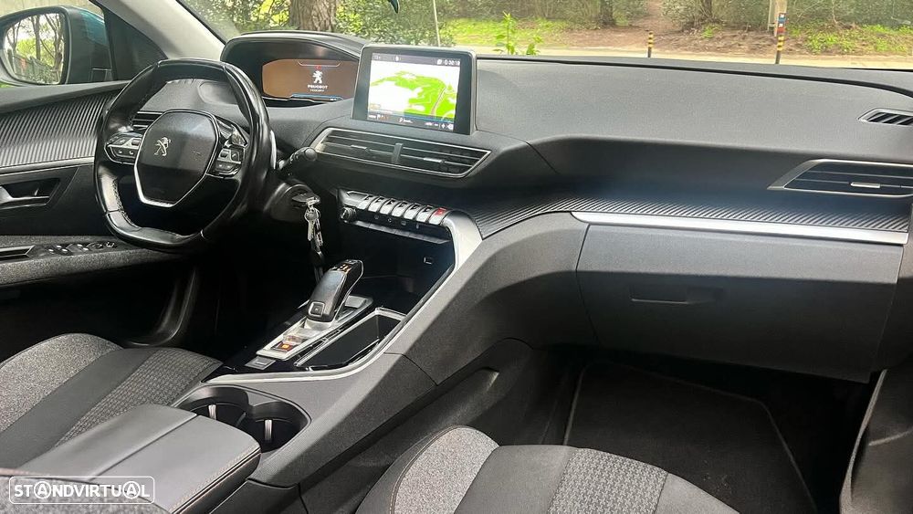 Peugeot 5008 - 8